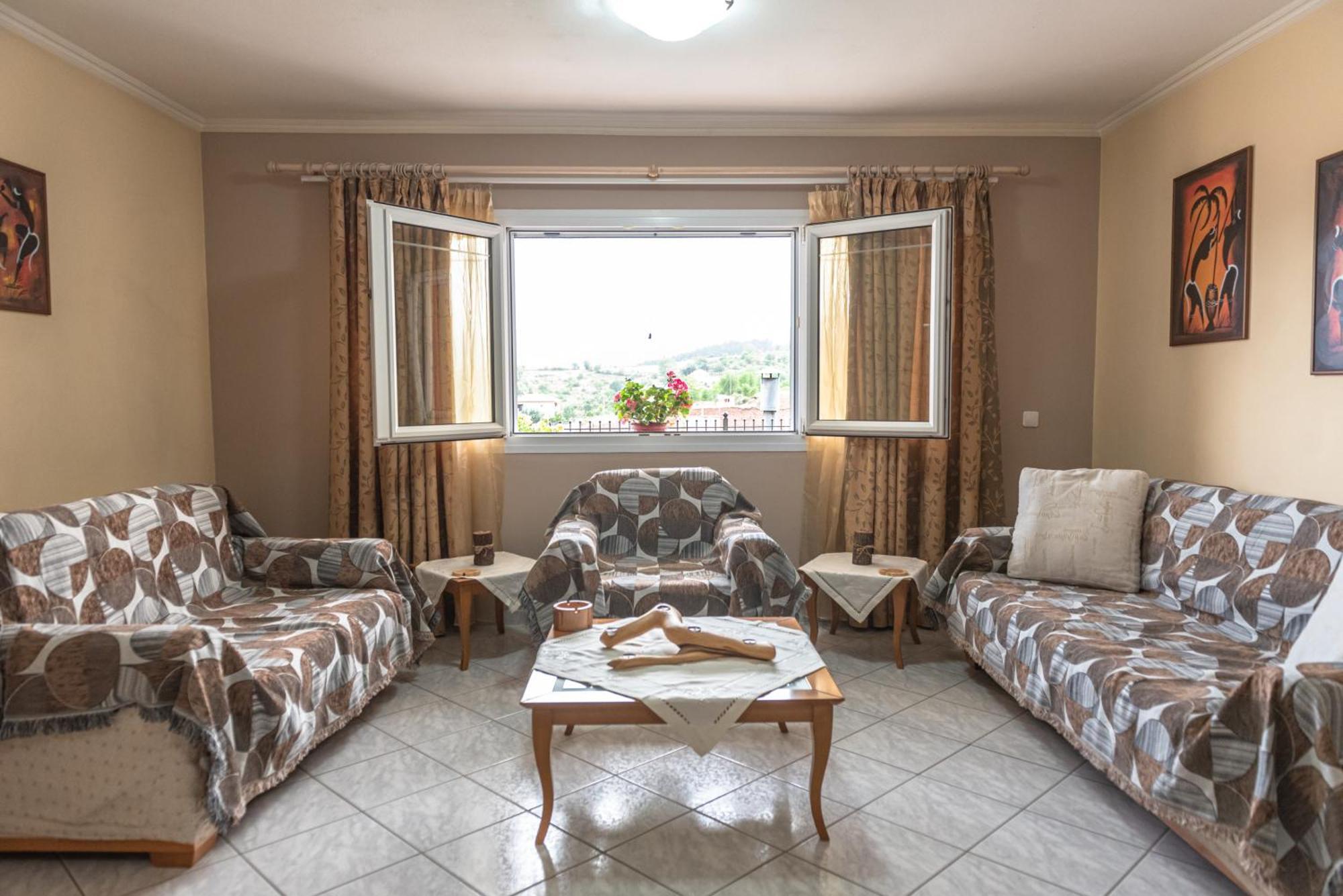 Dimitri'S Mountain House Apartment Karpenisi Bagian luar foto